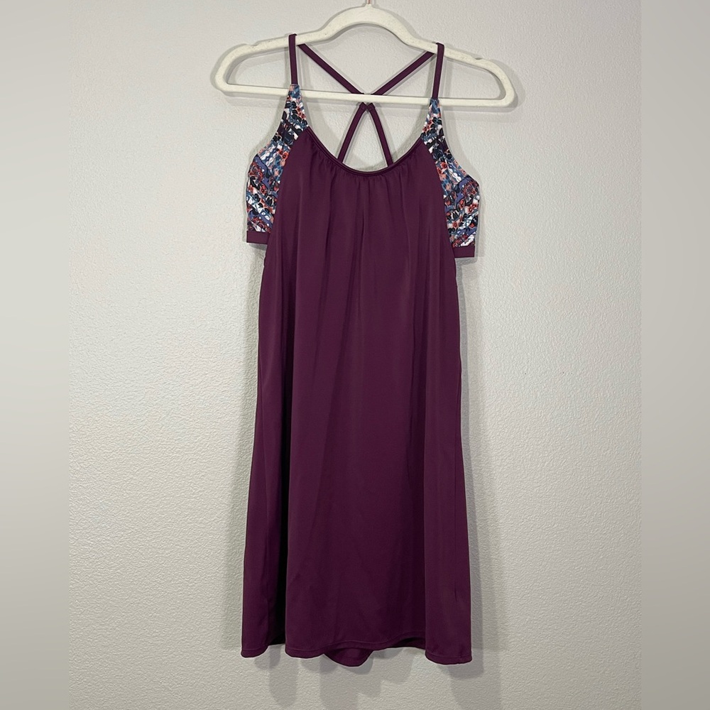 Athleta Dress Floral Built in Bra Size 36D/DD Clasp Sleeveless Open Back Purple
